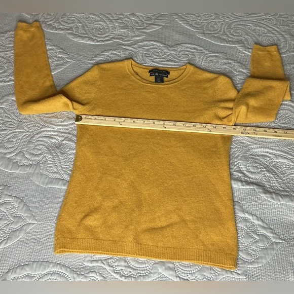 Tahari Mustard Yellow Crew Neck Sweater long sleeve pure luxe cashmere 100% size - Picture 5 of 9